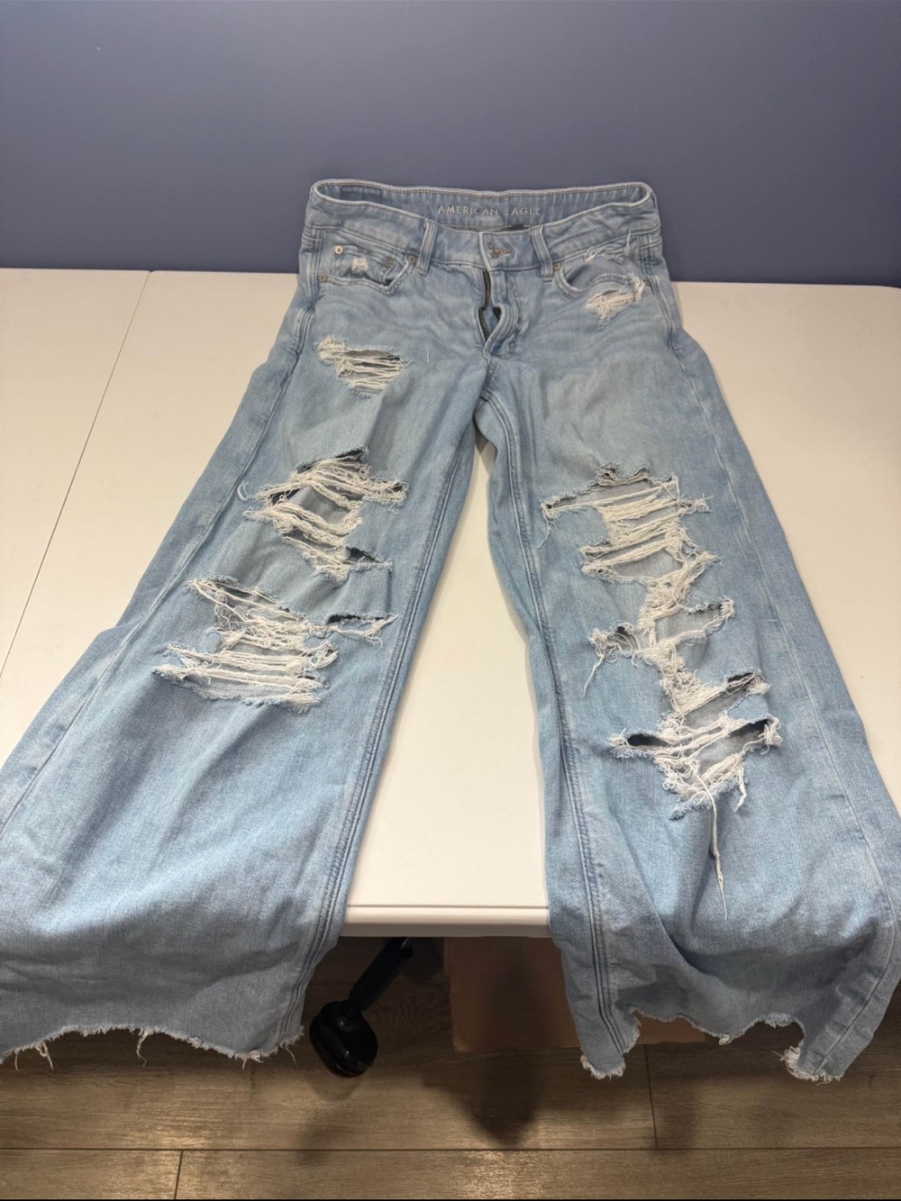 American Eagle Ripped Low-Rise Baggy Wide-Leg Jeans